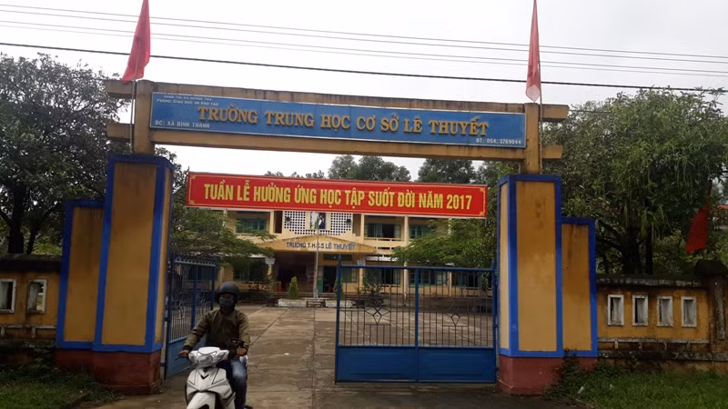 Trường Trung học cơ sở Lê Thuyết có những khoản thu không minh bạch, gây nghi ngờ cho phụ huynh. Ảnh: TL Trường Trung học cơ sở Lê Thuyết có những khoản thu không minh bạch, gây nghi ngờ cho phụ huynh. Ảnh: TL