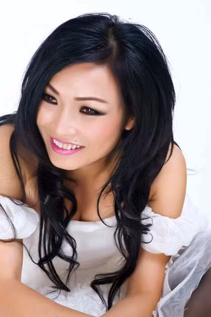 Phương Thanh đã vào Sài Gòn lập nghiệp với đủ nghề bưng bê, phục vụ