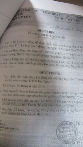Văn bản buộc thôi việc anh Hải do ông Liêm ký (ảnh: T.Q)