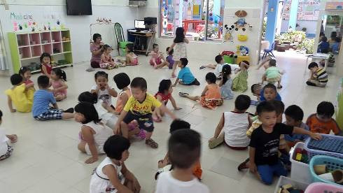 Các cháu học sinh của trường mầm non Bé Ngoan trong 1 giờ học (ảnh: T.Q)