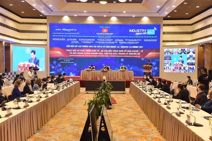 Quang cảnh phiên toàn thể Diễn đàn cấp cao thường niên lần thứ ba về công nghiệp 4.0 (ảnh: Bộ Giáo dục và Đào tạo) Quang cảnh phiên toàn thể Diễn đàn cấp cao thường niên lần thứ ba về công nghiệp 4.0 (ảnh: Bộ Giáo dục và Đào tạo)