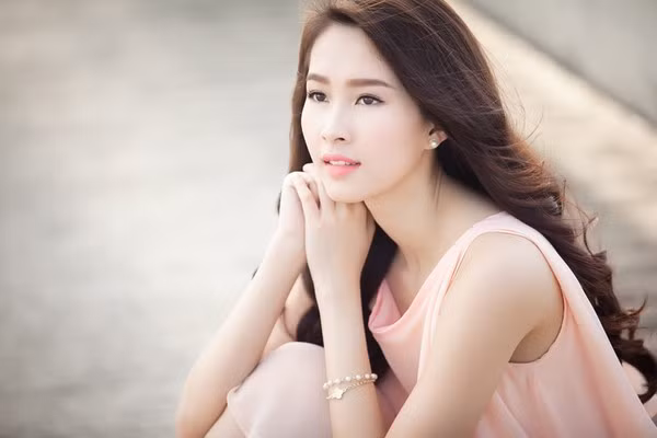 Hoa hậu Đặng Thu Thảo đang trở thành gương mặt sáng giá mà các nhãn hàng nhắm tới Hoa hậu Đặng Thu Thảo đang trở thành gương mặt sáng giá mà các nhãn hàng nhắm tới