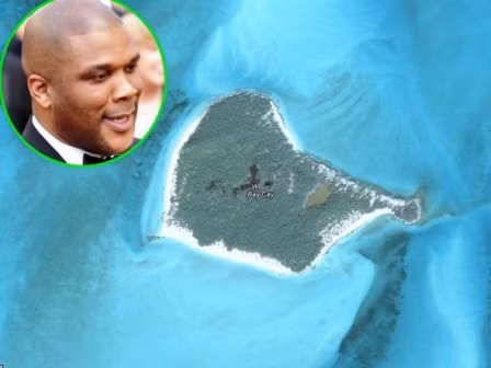 Đạo diễn và nhà sản xuất phim Tyler Perry đã mua đảo White Bay Cay hồi năm 2009. Ông đã cho xây dựng một ngôi nhà và khách sạn bằng gỗ