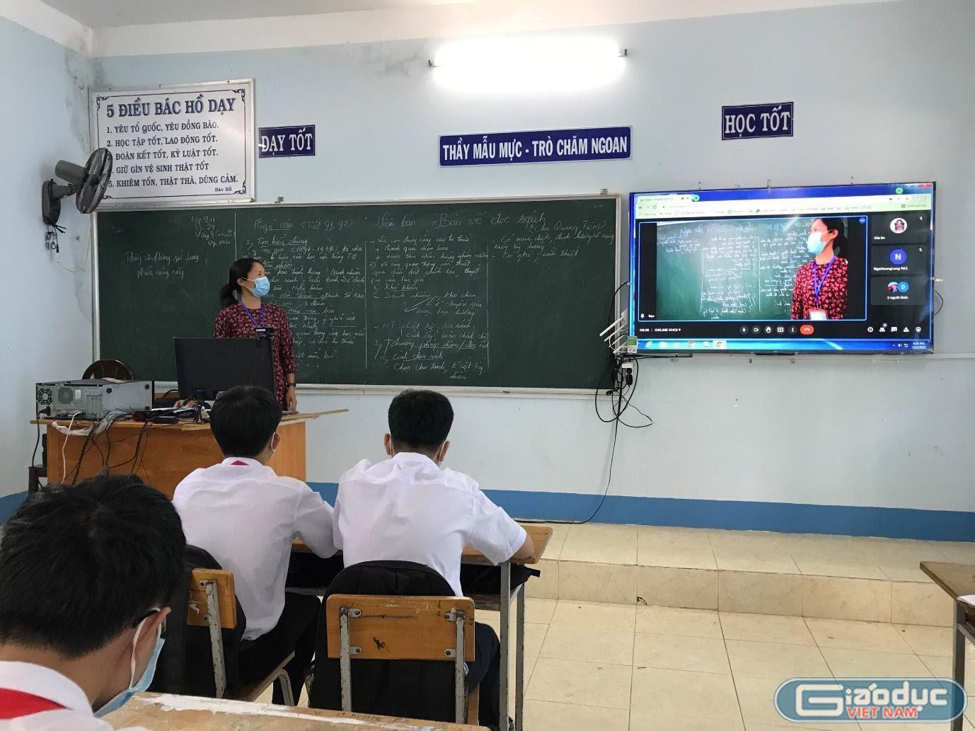 Phòng dạy học kết hợp trực tiếp - trực tuyến tại Trường Trung học cơ sở Bưng Riềng, Xuyên Mộc, Bà Rịa – Vũng Tàu