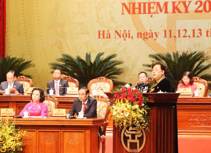 Phó Bí thư Thành ủy, Chủ tịch Hội đồng nhân dân thành phố Hà Nội, Nguyễn Thị Bích Ngọc trình bày báo cáo tại Đại hội. Ảnh: Hanoi.gov.vn Phó Bí thư Thành ủy, Chủ tịch Hội đồng nhân dân thành phố Hà Nội, Nguyễn Thị Bích Ngọc trình bày báo cáo tại Đại hội. Ảnh: Hanoi.gov.vn