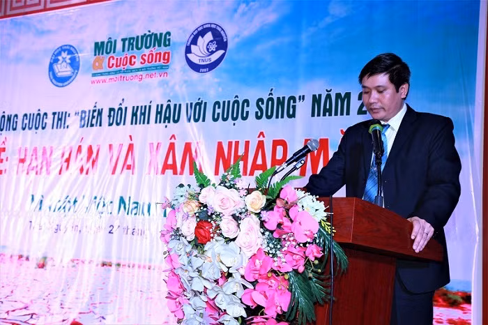 Tiến sĩ Nguyễn Văn Đăng - Phó hiệu trưởng Trường đại học Khoa học – Đại học Thái Nguyên phát biểu. Tiến sĩ Nguyễn Văn Đăng - Phó hiệu trưởng Trường đại học Khoa học – Đại học Thái Nguyên phát biểu.