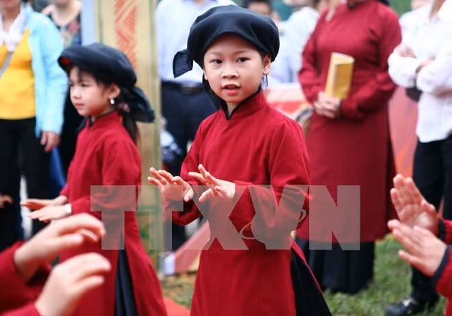 Biểu diễn hát Xoan của huyện Đoan Hùng, tỉnh Phú Thọ. (Ảnh: Quý Trung/TTXVN).