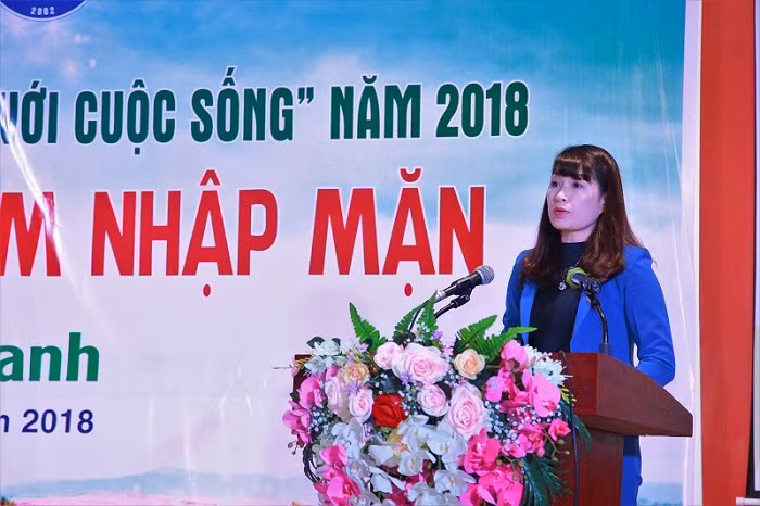 Bà Hà Thị Bích Hồng phát biểu tại lễ phát động cuộc thi “Biến đổi khí hậu với Cuộc sống” năm 2018. Bà Hà Thị Bích Hồng phát biểu tại lễ phát động cuộc thi “Biến đổi khí hậu với Cuộc sống” năm 2018.