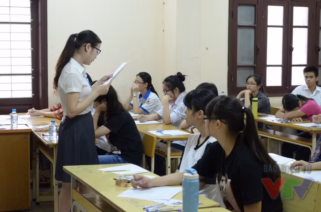 Khi giảng dạy và học tập chỉ hướng tới việc thi cử mà bỏ qua những môn phụ (Ảnh minh họa: vtv.vn). Khi giảng dạy và học tập chỉ hướng tới việc thi cử mà bỏ qua những môn phụ (Ảnh minh họa: vtv.vn).