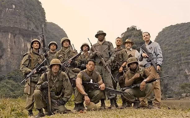 Các diễn viên tham gia "Kong: Skull Island" trên phim trường ở Việt Nam. (Nguồn: Entertainment Weekly).