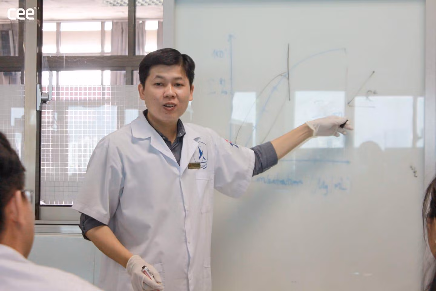 Tiến sĩ Nguyễn Hoàng Chinh năm nay chỉ mới 30 tuổi đã có 38 bài báo quốc tế (ảnh: NHC)