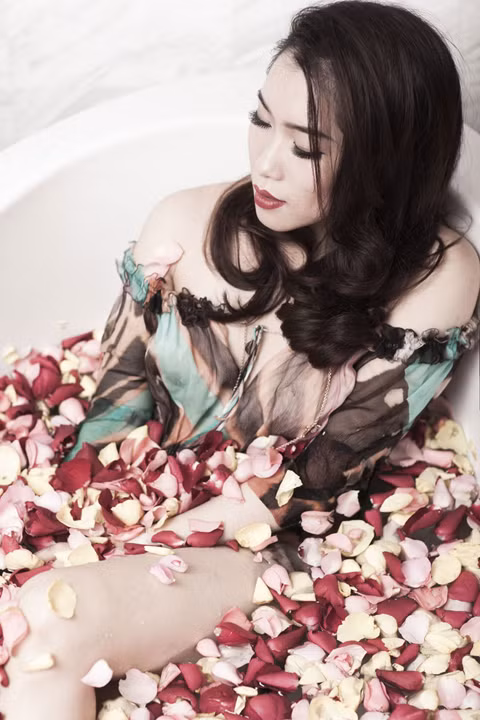 Bước ra từ cuộc thi Vietnam Idol 2012, dù không phải giành được ngôi vị, nhưng vị trí Top 16 cũng là một thành tích đáng trân trọng để Huyền bắt đầu ý thức và mong muốn được chính thức bước chân vào con đường ca hát chuyên nghiệp.