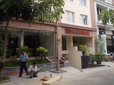 Người nước ngoài nhảy lầu khách sạn tự tử ảnh 2 Người nước ngoài nhảy lầu khách sạn tự tử ảnh 2