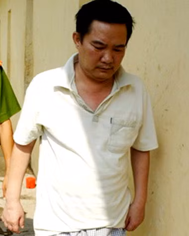 Giam doc So bi ky luat vi cap pho danh co tien ty