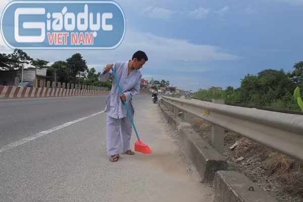 Chiều 19/6/2012, Đại đức Thích Tâm Mẫn đã đến địa phận xã Tiên Tân, huyện Duy Tiên, Hà Nam. Chiều 19/6/2012, Đại đức Thích Tâm Mẫn đã đến địa phận xã Tiên Tân, huyện Duy Tiên, Hà Nam.