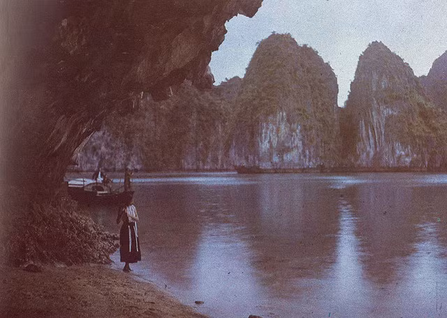 Chú thích của tác giả: Vịnh Hạ Long, 1915 Chú thích của tác giả: Vịnh Hạ Long, 1915