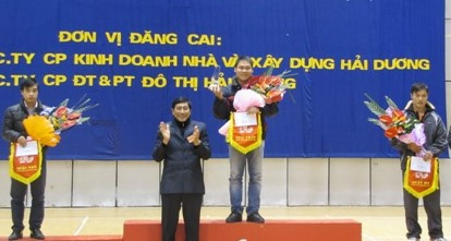 Ông Nguyễn Văn Thọ (người mặc áo vest) trong một lần trao giải thể thao tại Hải Dương. Ảnh từ Trang web chính thức tỉnh Hải Dương haiduong.gov.vn Ông Nguyễn Văn Thọ (người mặc áo vest) trong một lần trao giải thể thao tại Hải Dương. Ảnh từ Trang web chính thức tỉnh Hải Dương haiduong.gov.vn