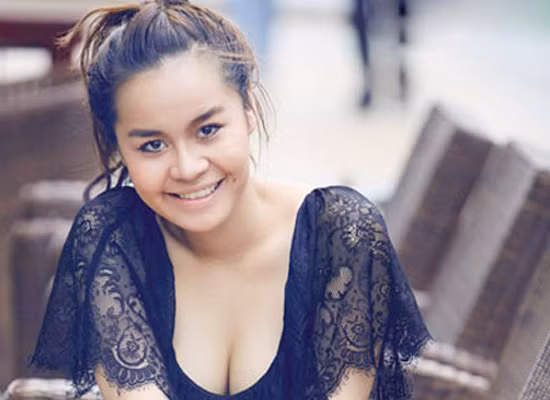 Yêu nữ hàng hiệu Vũ Hạnh Nguyên vừa gây sốc khi tuyên bố: "Còn trong showbiz, thực ra ai cũng muốn giữ hình ảnh, dại gì dây vào tôi. Tôi chẳng bao giờ chửi đến câu thứ hai đâu, cảnh cáo lần một mà không ngoan, lần hai đánh luôn, gặp đâu đánh đó."