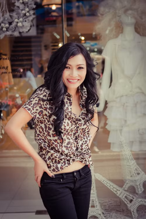 Ngoài ra, Phương Thanh cũng bị "dính" tin đồn đánh Hồ Ngọc Hà khi có tin đồn Hà Hồ có quan hệ tình cảm với Huy MC là chồng của Thu Phương.