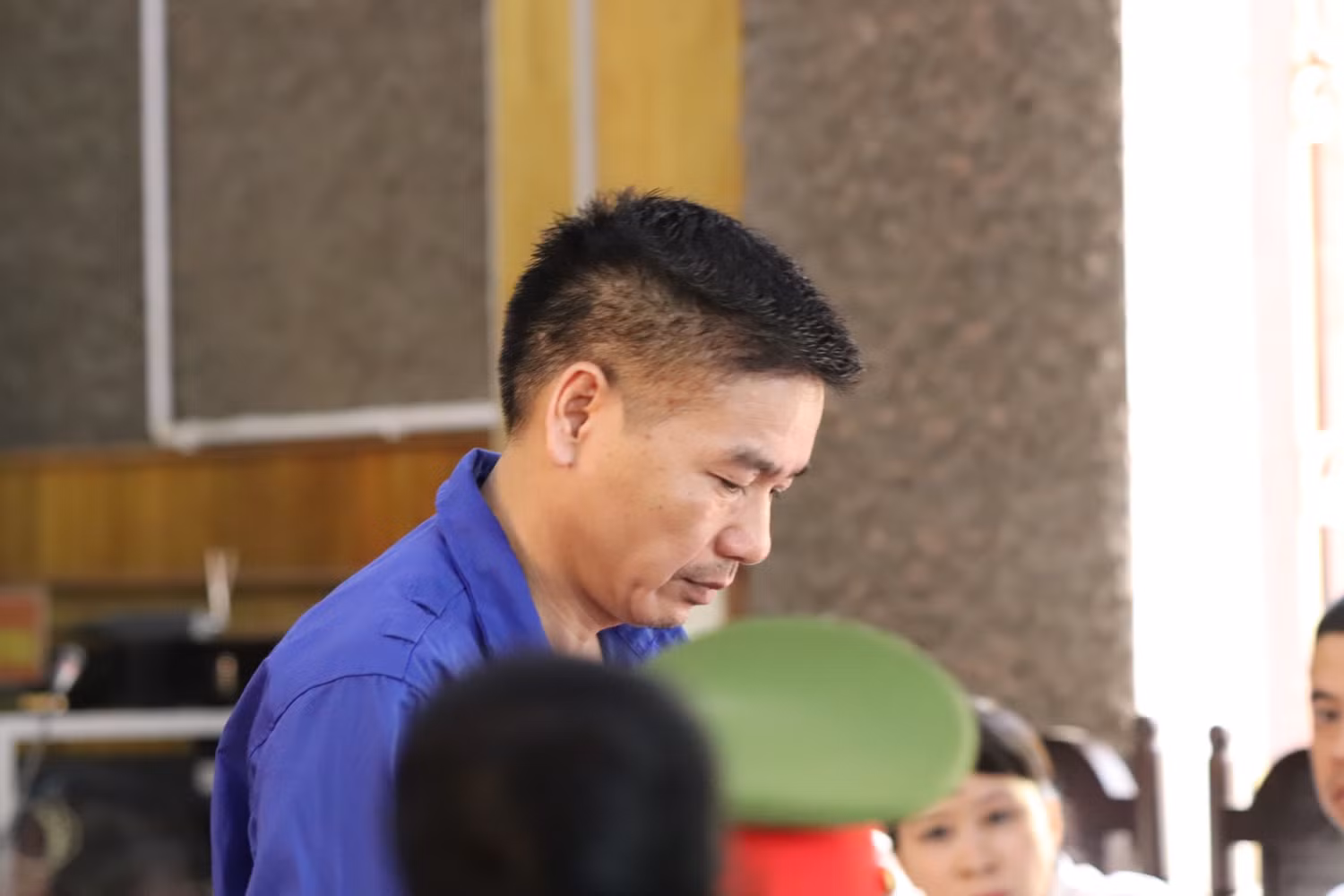 Trần Xuân Yến (cựu Phó Giám đốc Sở Giáo dục và Đào tạo tỉnh Sơn La) bị tuyên phạt 9 năm tù và nộp phạt 50 triệu đồng về tội Lợi dụng chức vụ và quyền hạn trong thi hành công vụ. Ảnh: Vũ Phương.