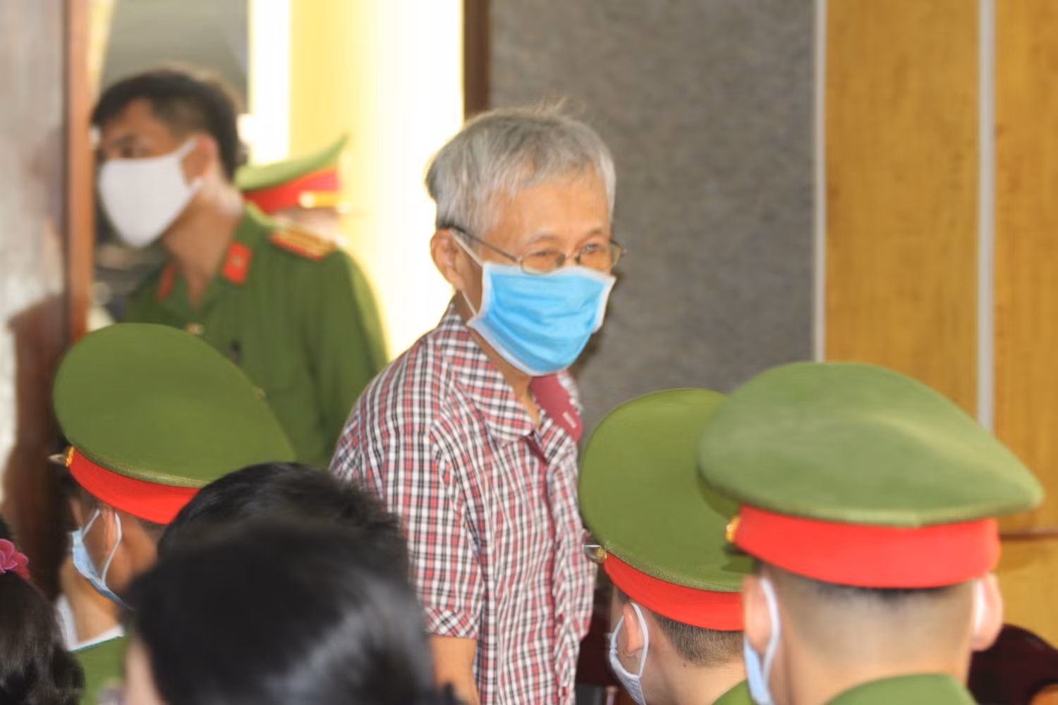 Bị cáo Nguyễn Khắc Hưng. Ảnh: Vũ Phương.