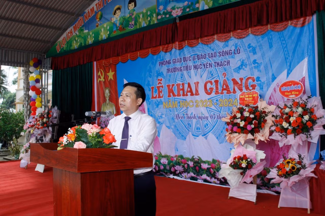 Phó giáo sư, Tiến sĩ Nguyễn Tấn Vinh, Phó giám đốc Học viện Chính trị khu vực II – Học viện Chính trị quốc gia Hồ Chí Minh phát biểu