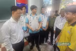 Phó Chủ tịch UBND TPHCM đến điểm thi động viên thí sinh trước giờ làm bài thi tốt nghiệp THPT
