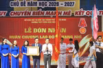 Bí thư Thành ủy TPHCM trao tặng Huân chương Lao động hạng Nhì cho Trường THPT Trần Khai Nguyên