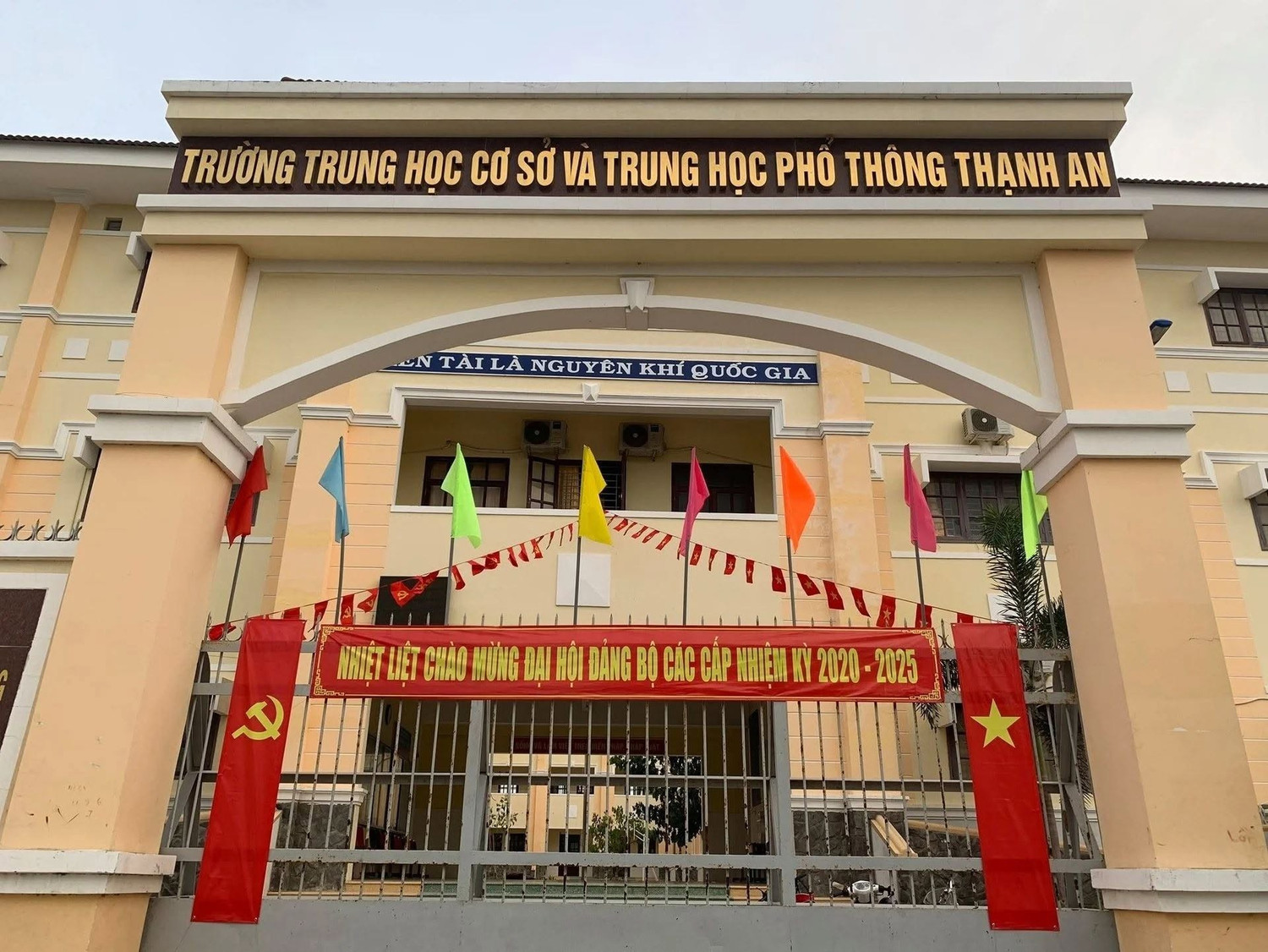truongthcs-thptthanhanfbnhatruong.jpg
