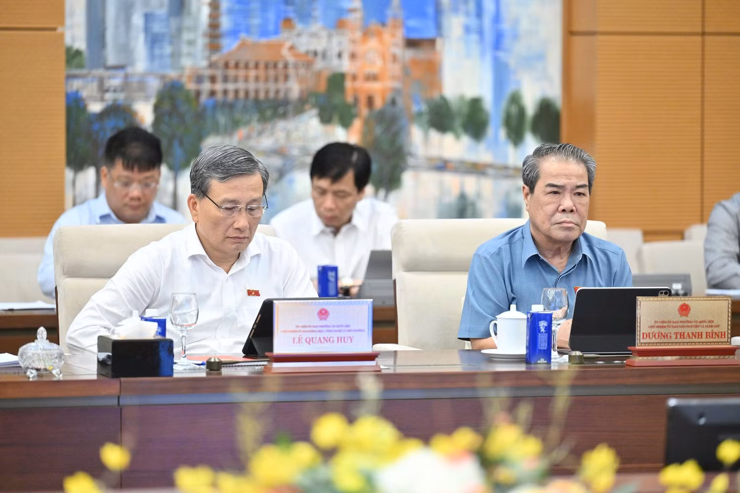 Các thành viên Ủy ban Thường vụ Quốc hội và khách mời tham dự phiên họp. Ảnh: quochoi.vn