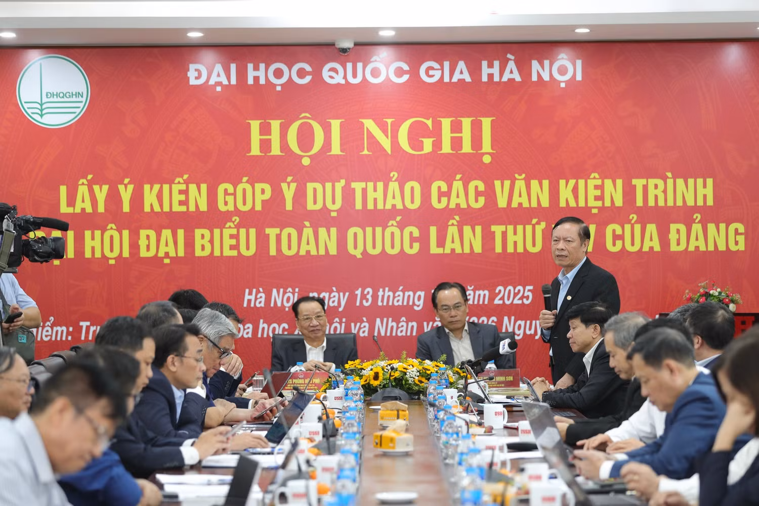 vnu-pgs-pham-van-linh-pct-hoi-dong-lltw-3.jpg