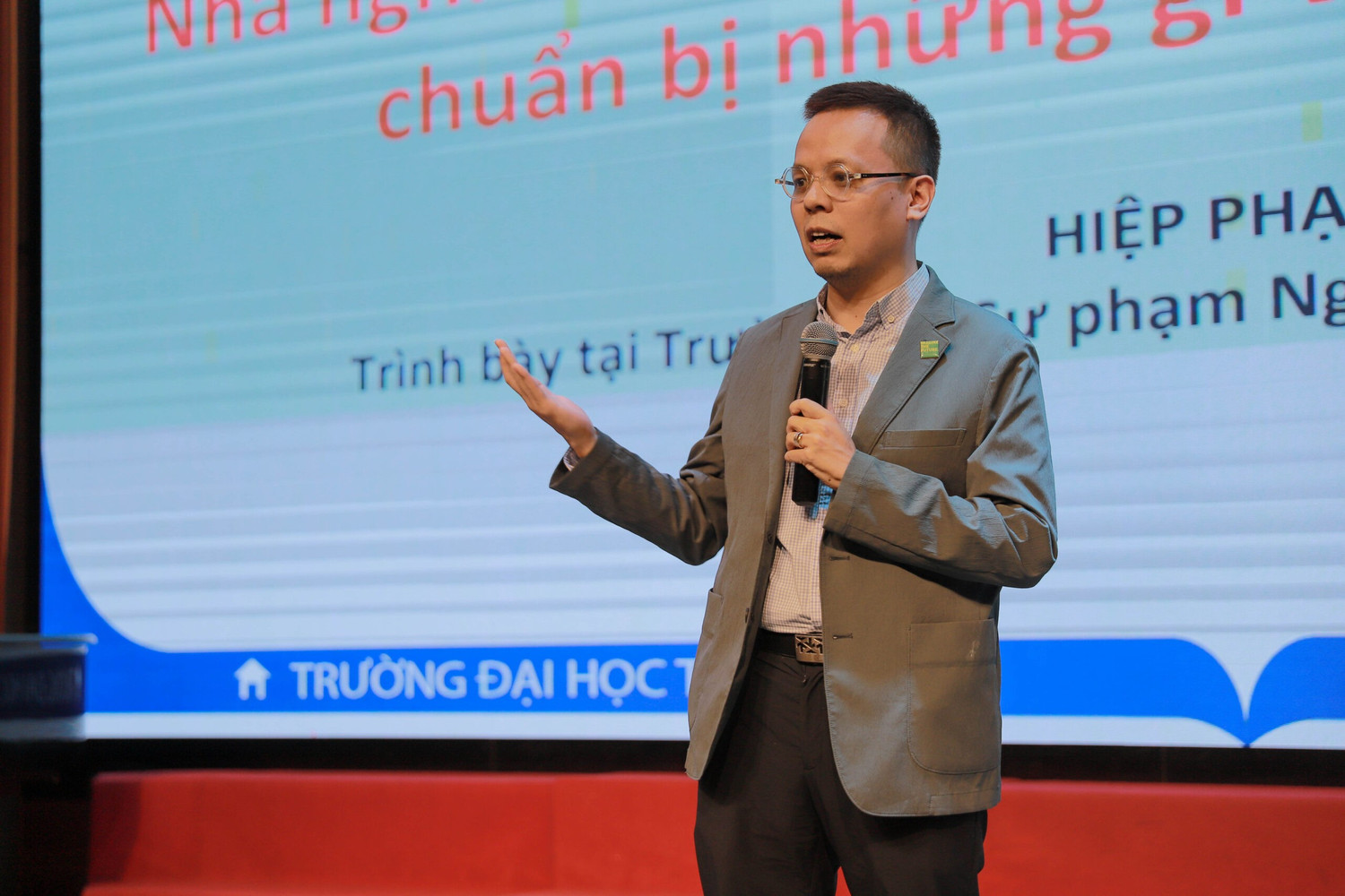 Tiến sĩ Phạm Hiệp - Viện trưởng Viện Nghiên cứu Giáo dục và Chuyển giao tri thức, Trường Đại học Thành Đô. Ảnh: Trường Đại học Sư phạm Nghệ thuật Trung ương