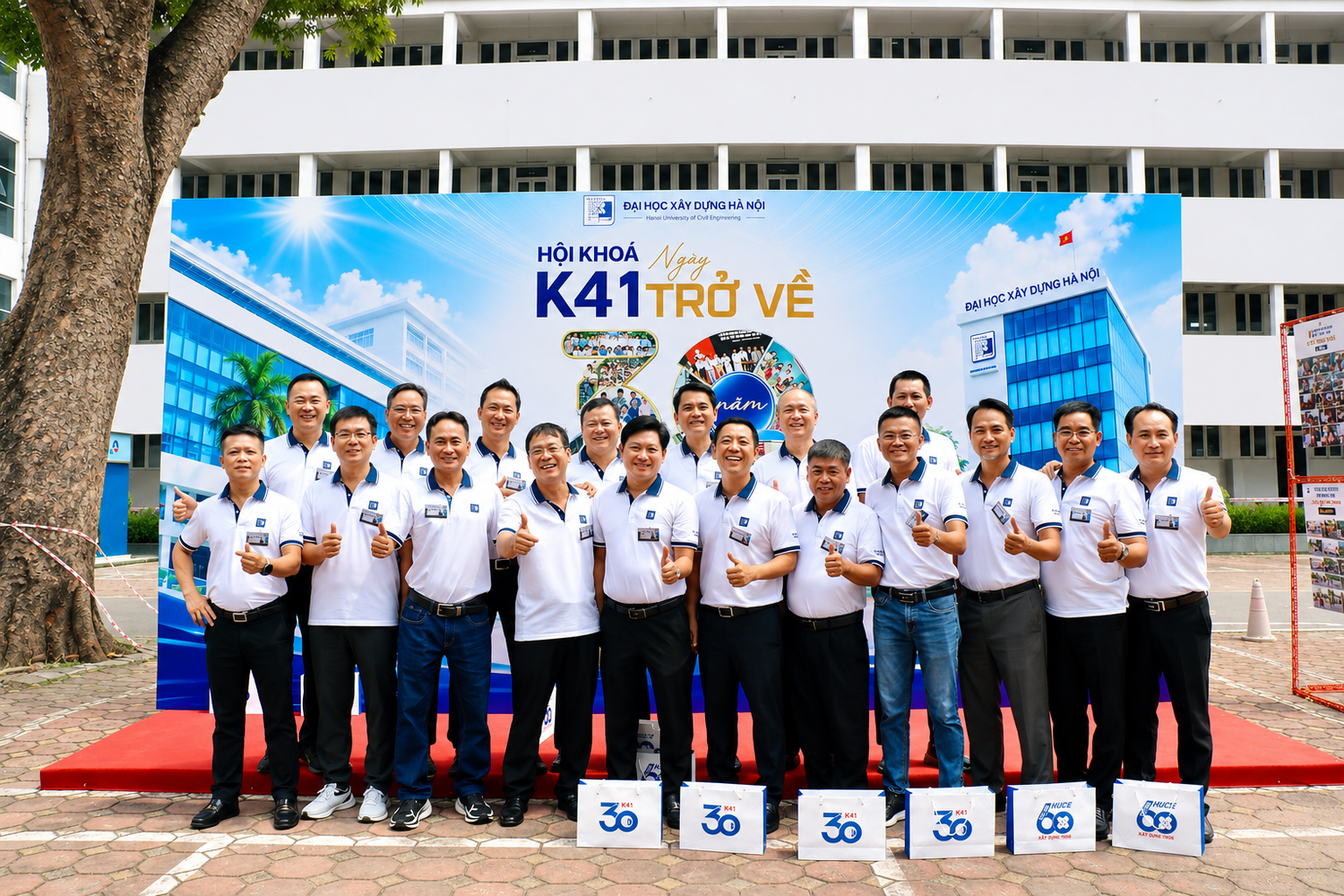 Ngày hội khóa K41 Trường Đại học Xây dựng Hà Nội khép lại trong không khí ấm áp. Ảnh: Doãn Nhàn