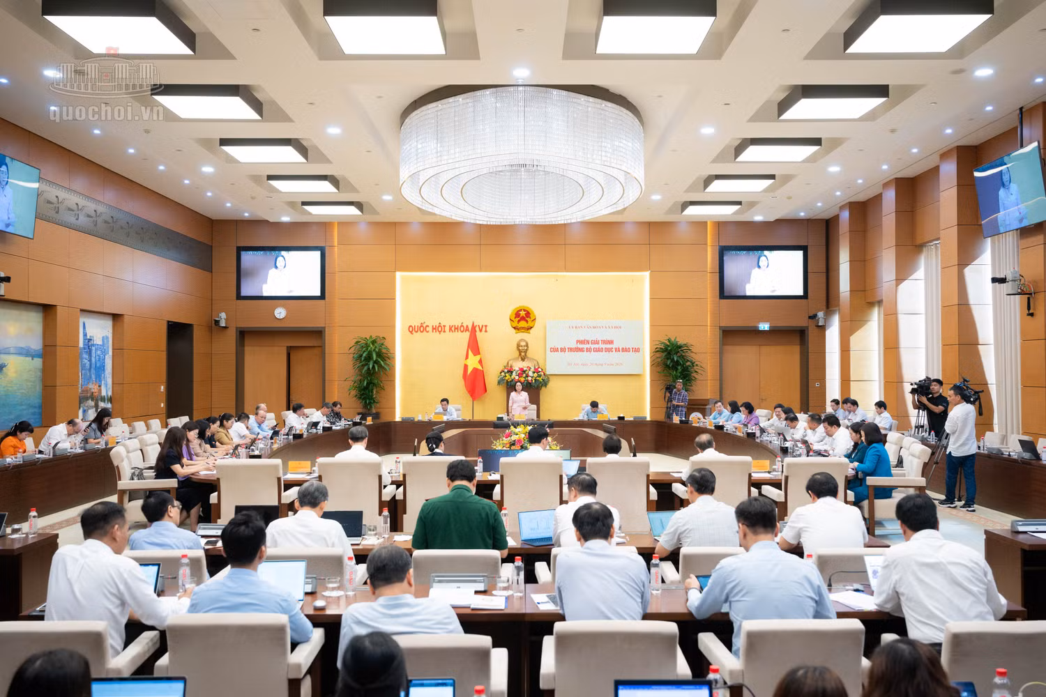 Toàn cảnh phiên giải trình sáng nay. Ảnh: Quốc hội