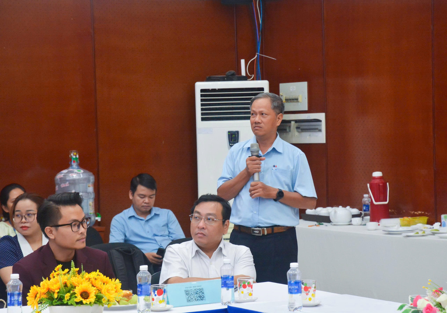 Các đại biểu tham dự trao đổi ý kiến tại hội thảo. Ảnh: NTCC