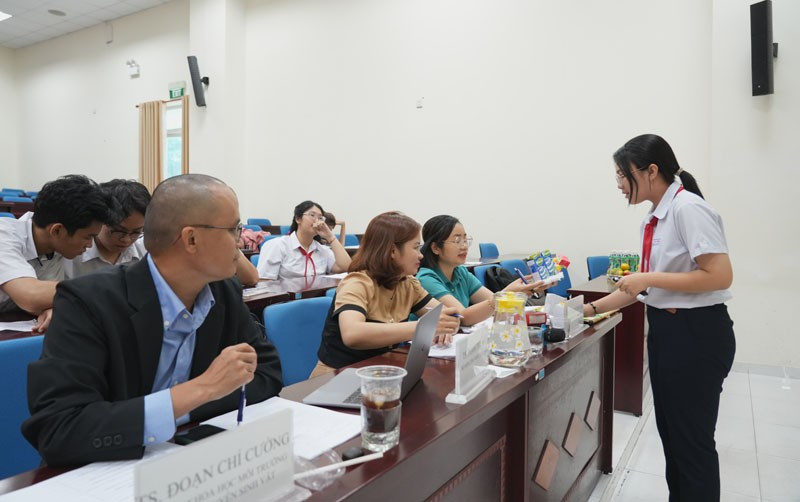 06-cuoc-thi-y-tuong-sang-tao-ve-moi-truong-02.jpg