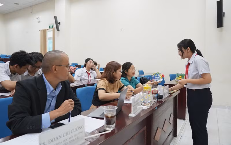 06-cuoc-thi-y-tuong-sang-tao-ve-moi-truong-02.jpg