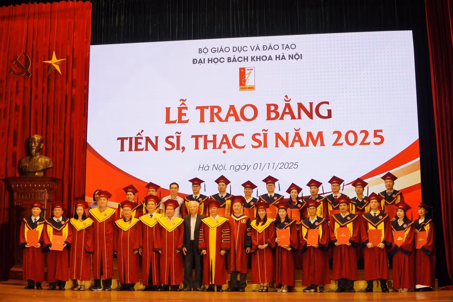 Lễ trao bằng Tiến sĩ, Thạc sĩ năm 2025 của Đại học Bách khoa Hà Nội. Ảnh: HUST