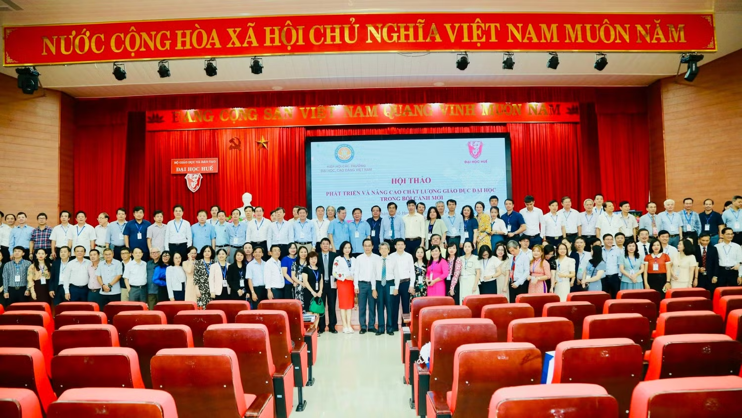 Hội thảo khoa học quốc gia “Phát triển và nâng cao chất lượng giáo dục đại học trong bối cảnh mới” do Hiệp hội Các trường đại học, cao đẳng Việt Nam tổ chức, tháng 10/2022 tại Thành phố Huế. Ảnh: Ngân Chi