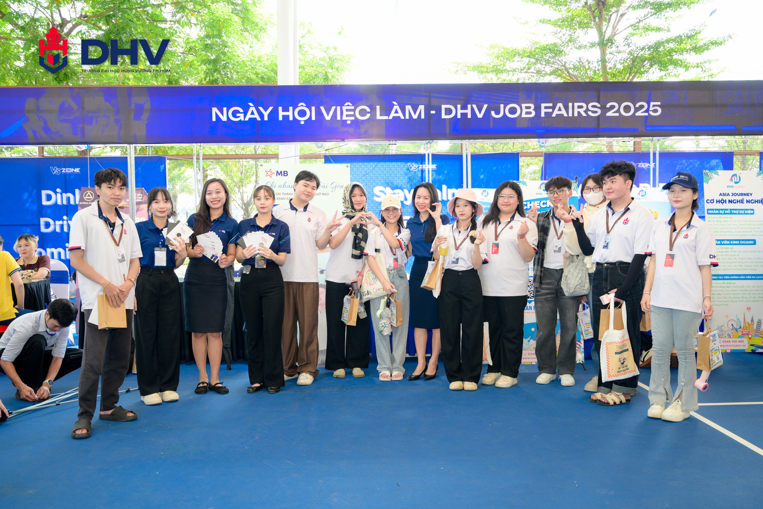 ngay-hoi-viec-lam.jpg