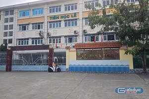 Công ty tư vấn xây dựng cung cấp suất ăn, Hiệu trưởng THCS Hồ Văn Long nói do có người giới thiệu