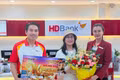 Nữ khách hàng gửi tiết kiệm ở HDBank Kiên Giang trúng thưởng 16 lượng vàng SJC