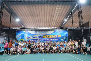 Học viên sau đại học của Trường Đại học Thương mại tranh tài tại giải Pickleball lần thứ nhất