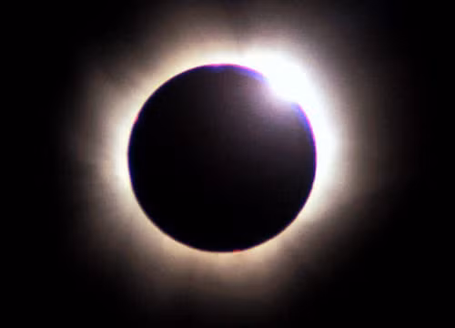 Ngày 25/11 tới, Mặt trăng sẽ che khuất một phần Mặt trời. solar-eclipse.jpg