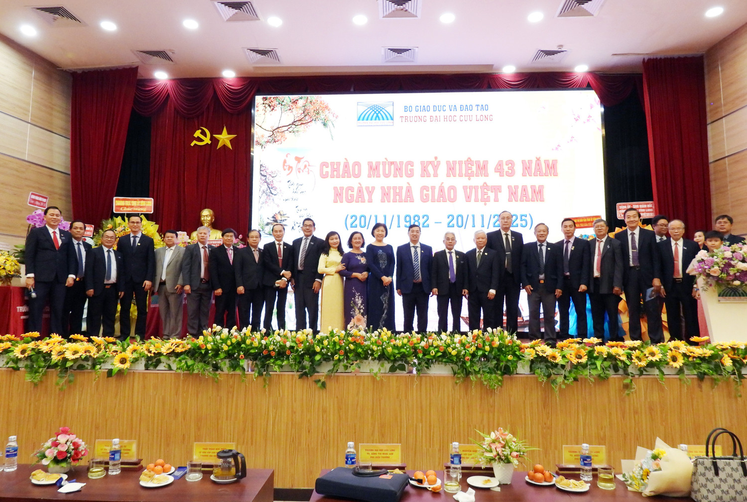 5-dai-bieu-chup-anh-luu-niem.jpg