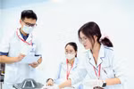 Điểm chuẩn ngành Y khoa giai đoạn 2023-2025 ở nhiều trường đại học và mức học phí năm học 2026-2027